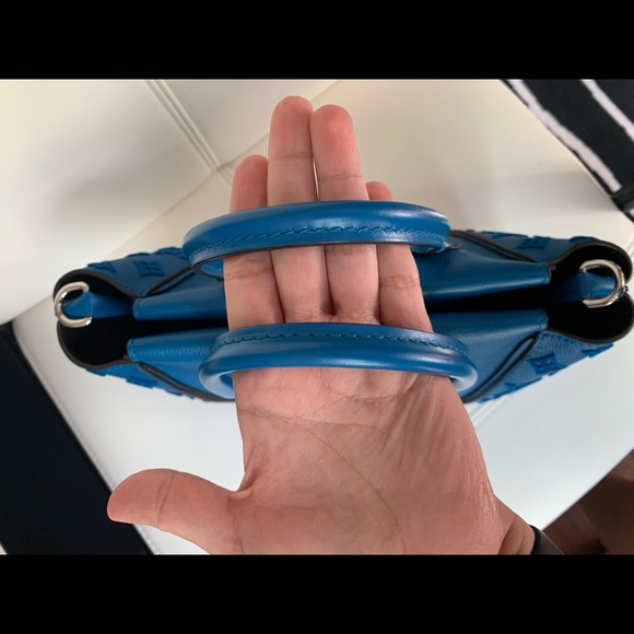 Louis Vuitton W BB tote in Blue Lagon - Picture 10 of 16